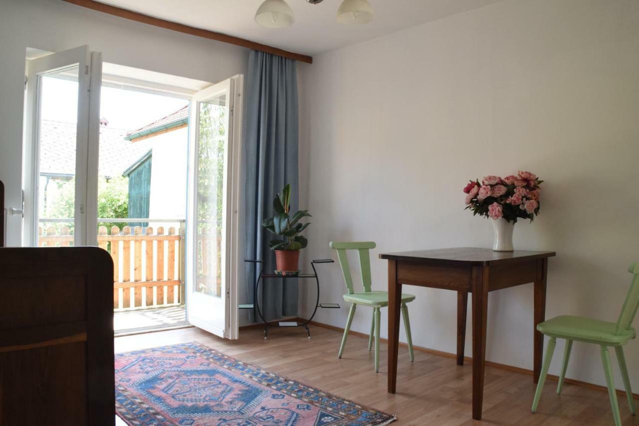Vintage-Ferienwohnung Fuer 2 Schörfling Kültér fotó